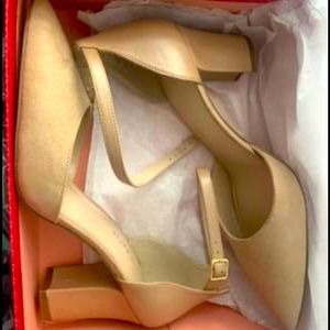 Block heels 3in nude